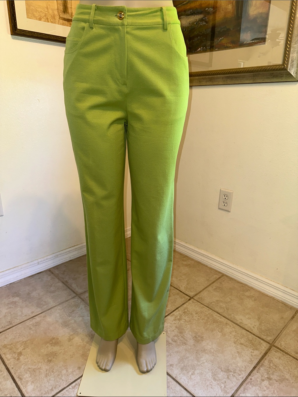 St. John Sport Chartreuse Green Straight-Leg Pants W/Gold Hardware Size 6